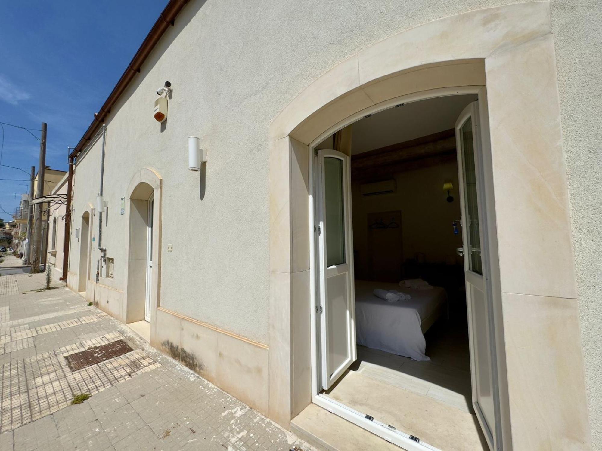 Re Bafe Hotel Syracuse Exterior photo